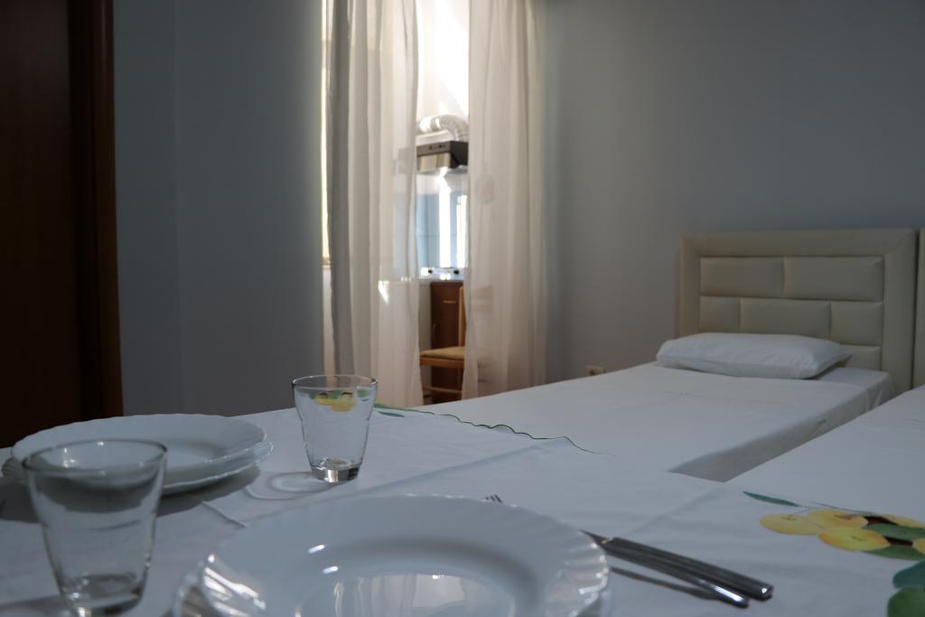 Arso Studio Tiranë Luaran gambar