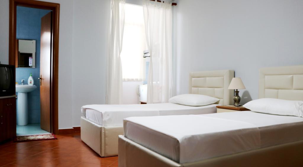Arso Studio Tiranë Luaran gambar