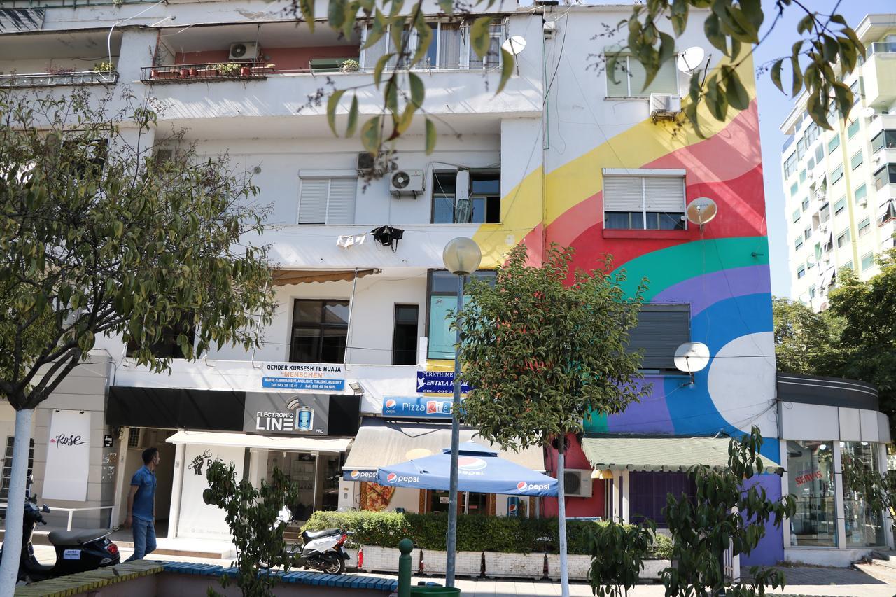 Arso Studio Tiranë Luaran gambar