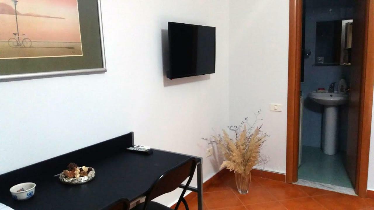 Arso Studio Tiranë Luaran gambar